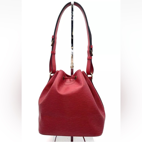 Authentic Louis Vuitton Noe Epi Red Bucket Tote Bag Draw String Close - Picture 8 of 16